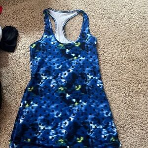 Lululemon size 4 tanktop